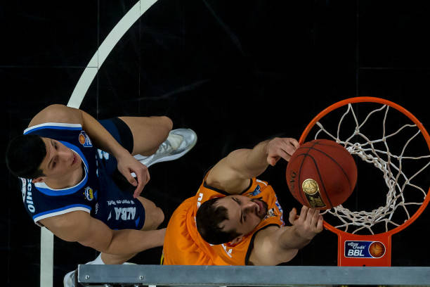 媒体：广厦不少球迷在G5花了很大价钱或者托关系来现场 心里认定首次举鼎