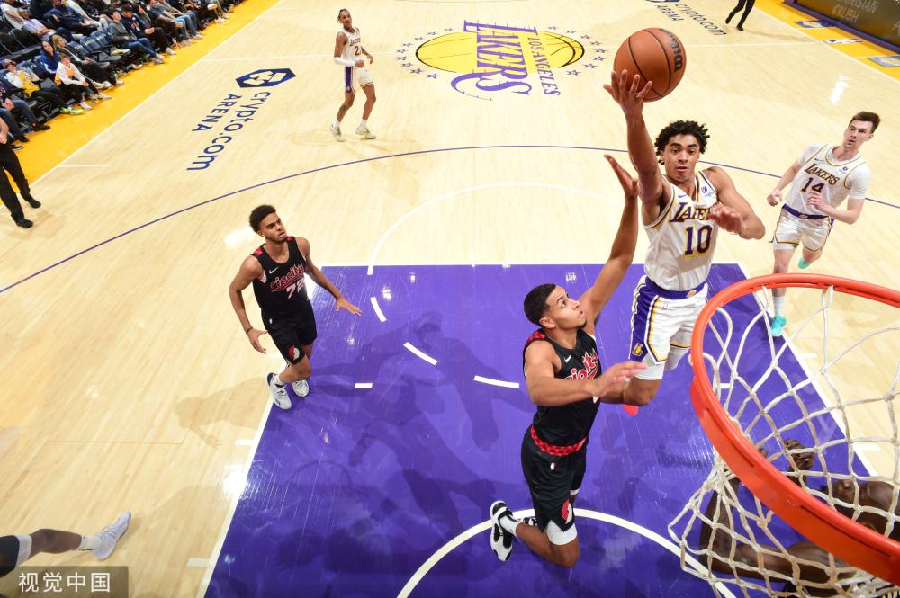 场球迷愕然 场球迷愕然