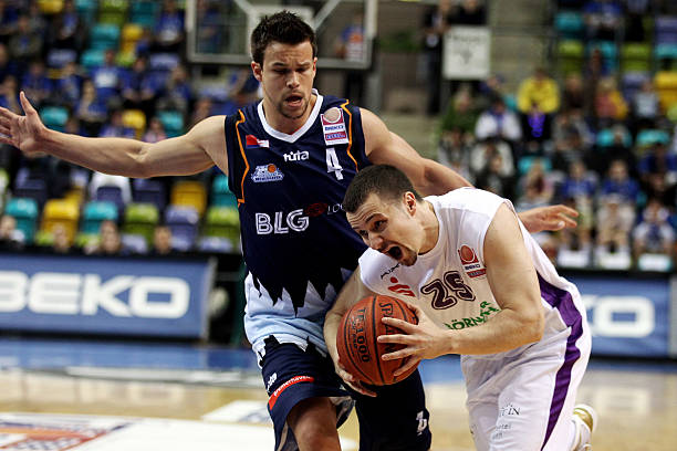 又要帮助球 又要帮助球