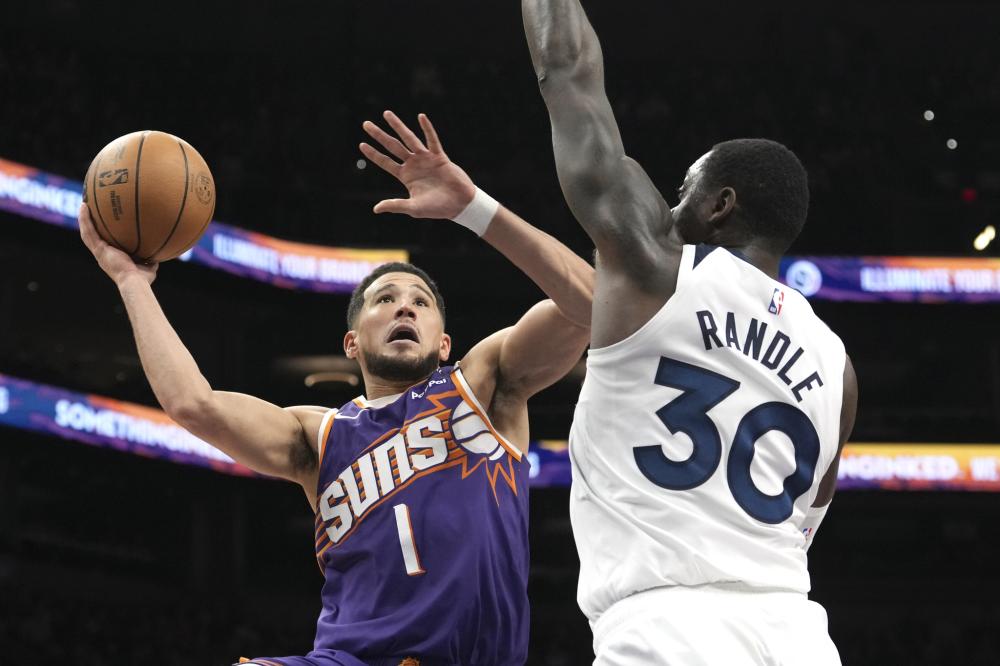 佩雷拉：离开曼联时我不想和滕哈格谈话，我想踢更多比赛（佩雷拉：告别曼联时不愿与滕哈格交流，只想获得更多出场机会）