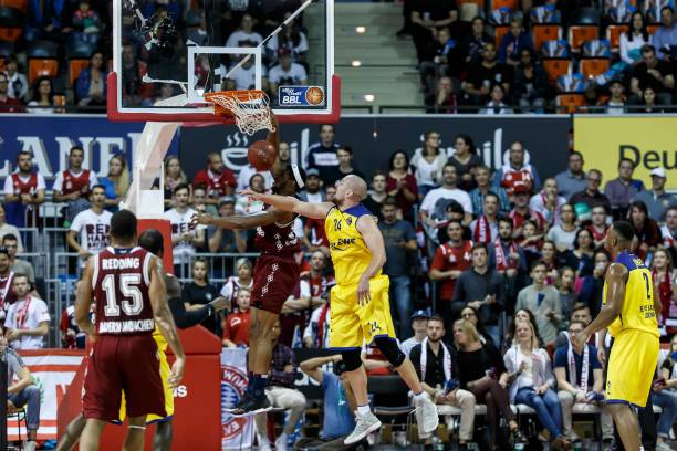 [欧冠]雷南-洛迪左路传中 莫拉塔头球打破僵局.